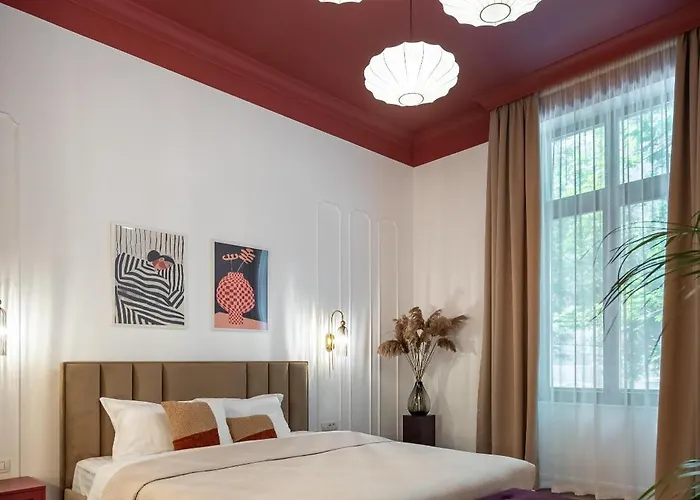 Carol Heart 布加勒斯特