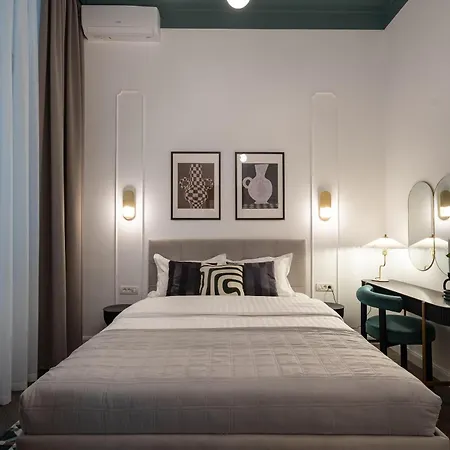 Carol Heart Bucarest