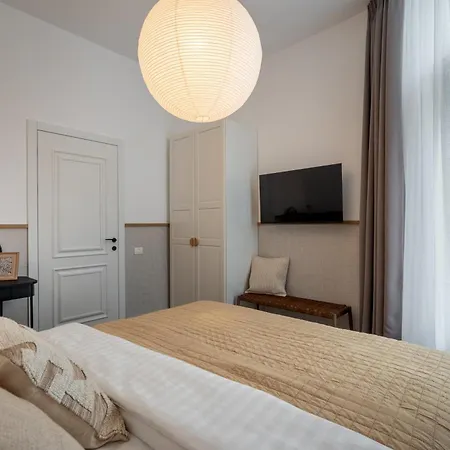 Carol Heart * Bucarest